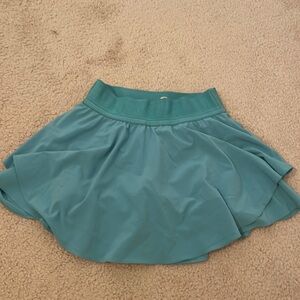 Lululemon size 4 teal Court Rival skirt